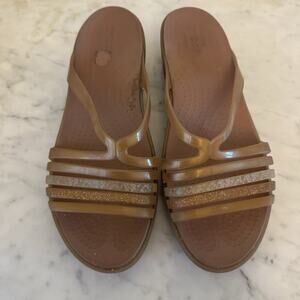 Crocs Isabella Mini Wedge Sandals Womens Size 9 Jelly Brown Gold Sparkles Shoes